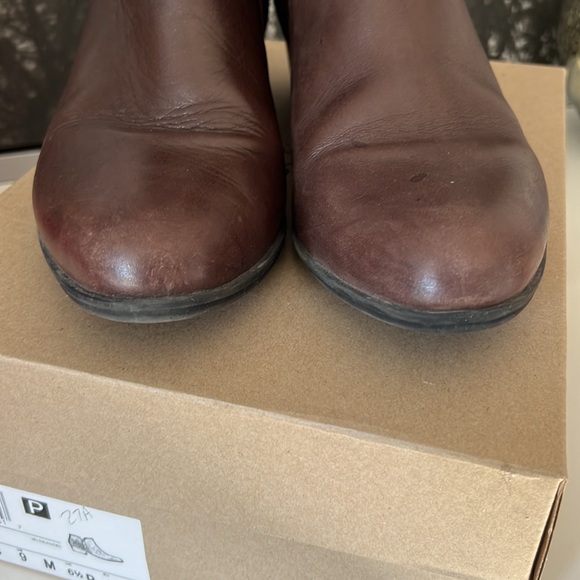 Clark’s brown leather booties - Picture 4 of 9